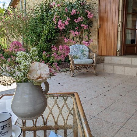 3 Self-Contained Gites With Pool And Games Room Saint-Georges-de-Noisné المظهر الخارجي الصورة