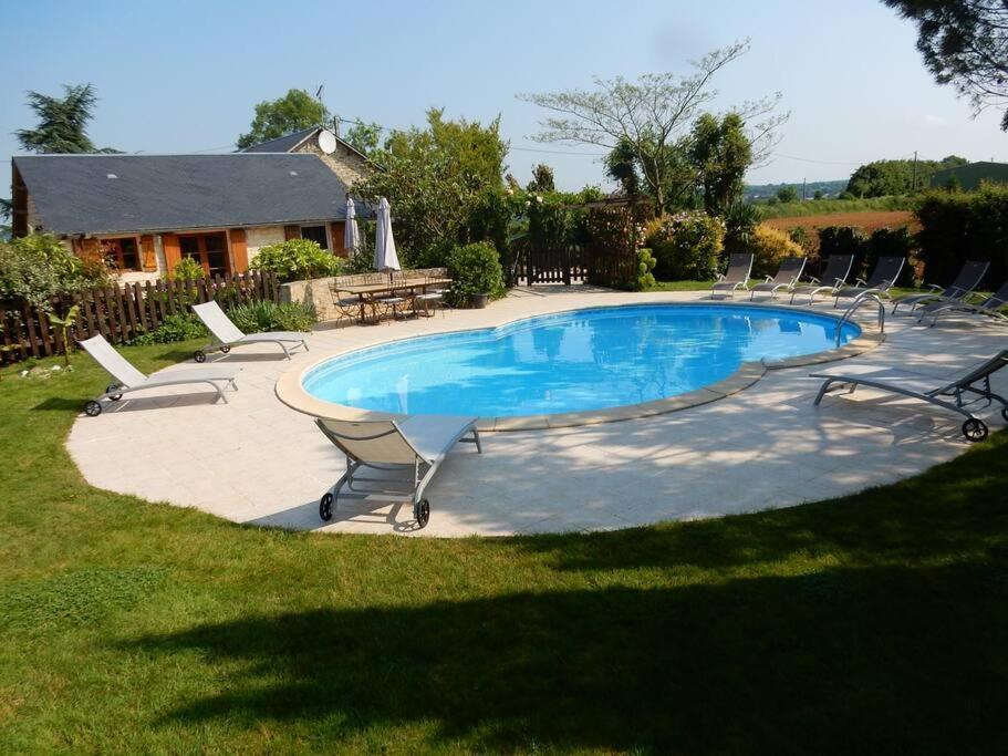 3 Self-Contained Gites With Pool And Games Room Saint-Georges-de-Noisné المظهر الخارجي الصورة