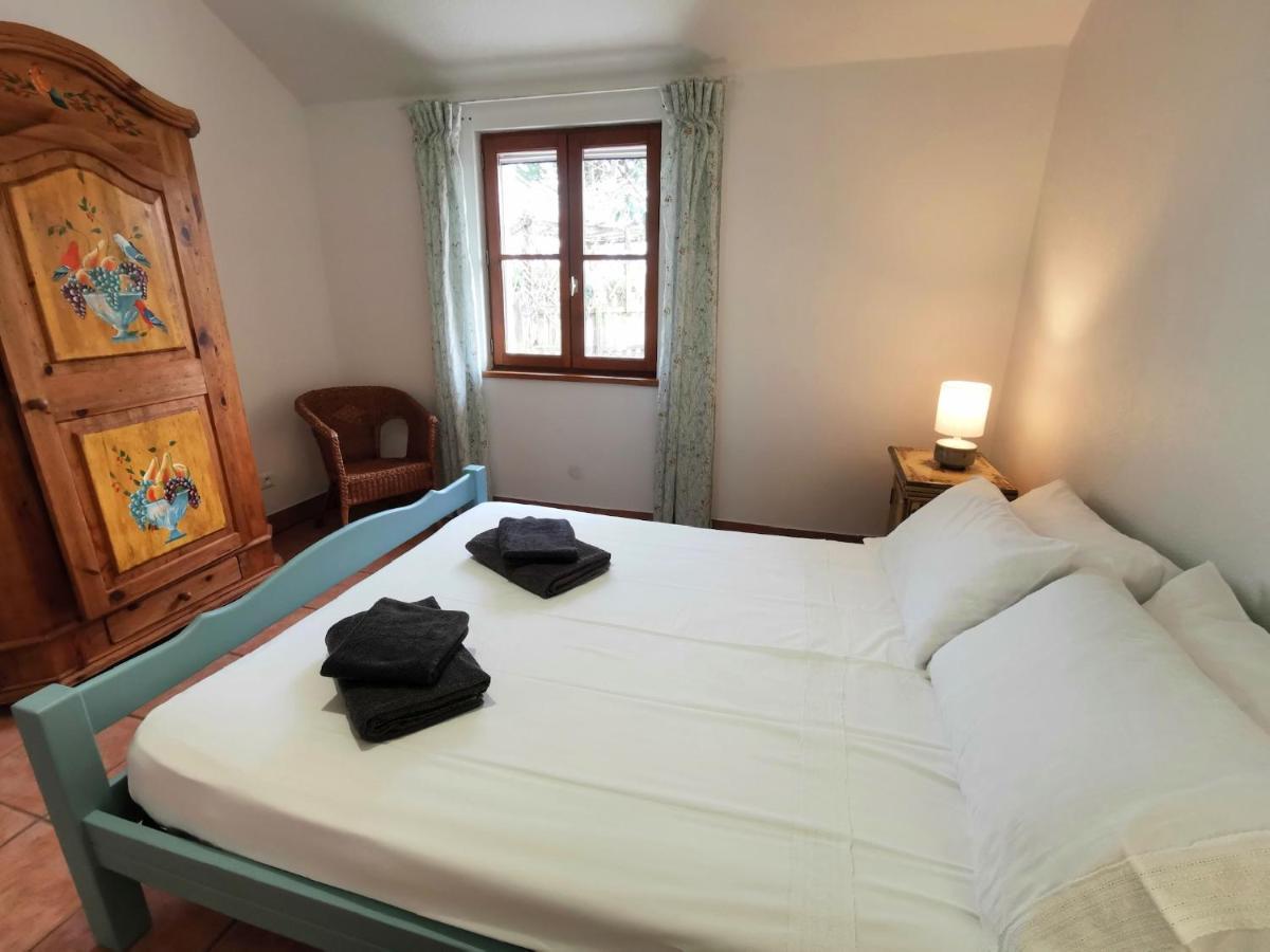 3 Self-Contained Gites With Pool And Games Room Saint-Georges-de-Noisné المظهر الخارجي الصورة