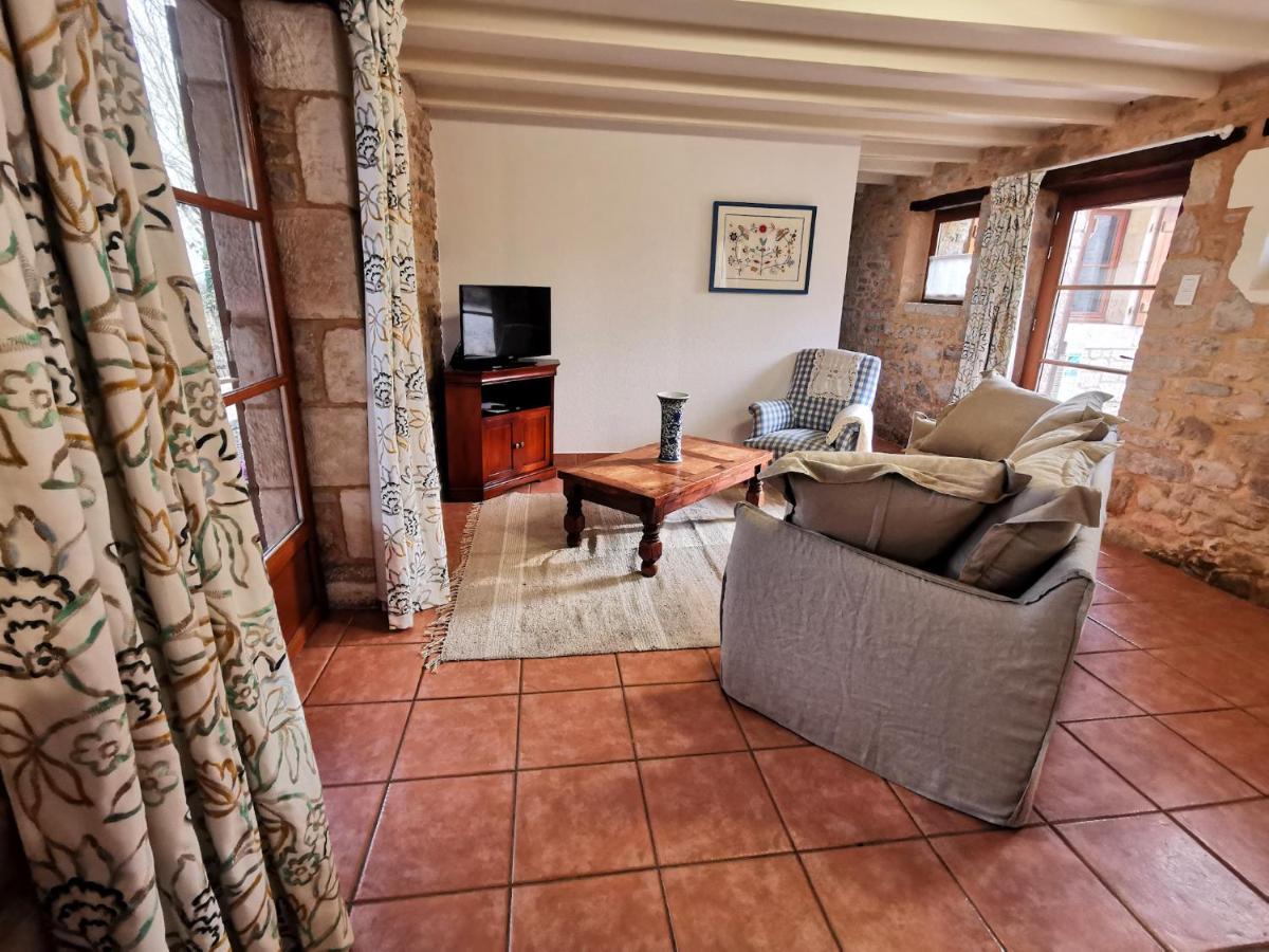 3 Self-Contained Gites With Pool And Games Room Saint-Georges-de-Noisné المظهر الخارجي الصورة