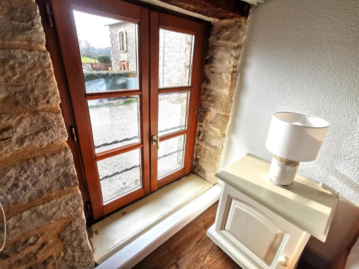 3 Self-Contained Gites With Pool And Games Room Saint-Georges-de-Noisné المظهر الخارجي الصورة
