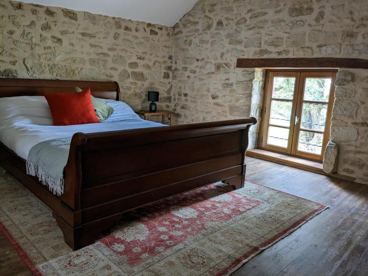 3 Self-Contained Gites With Pool And Games Room Saint-Georges-de-Noisné المظهر الخارجي الصورة
