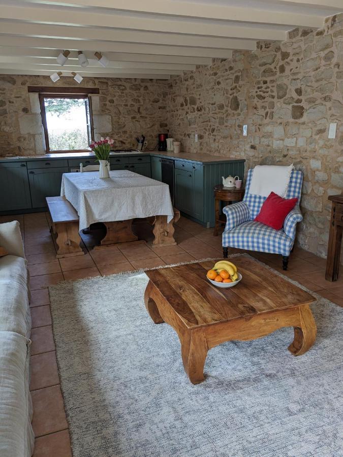 3 Self-Contained Gites With Pool And Games Room Saint-Georges-de-Noisné المظهر الخارجي الصورة