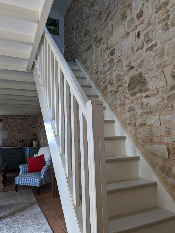 3 Self-Contained Gites With Pool And Games Room Saint-Georges-de-Noisné المظهر الخارجي الصورة