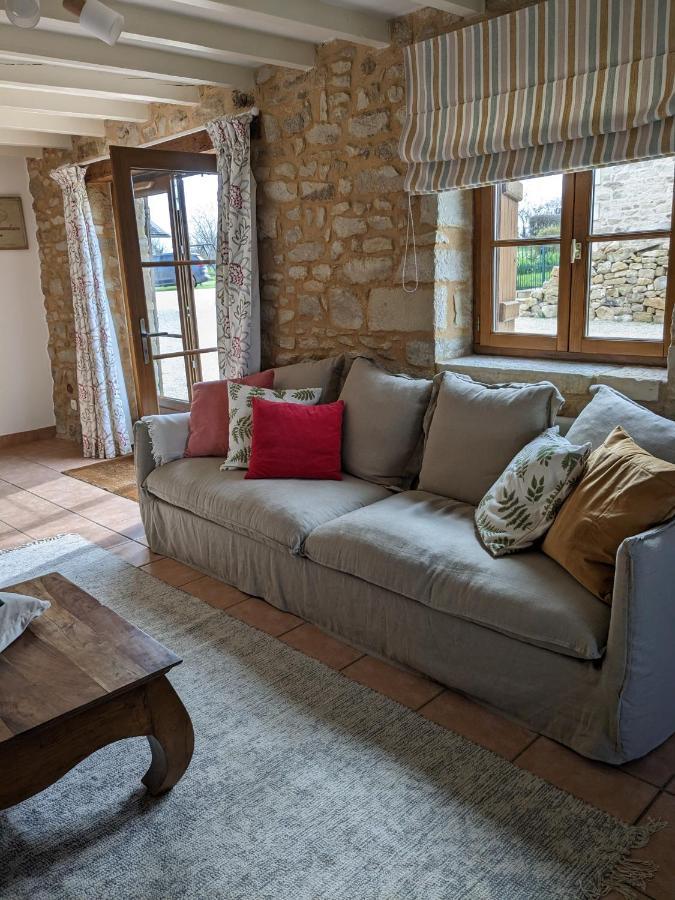3 Self-Contained Gites With Pool And Games Room Saint-Georges-de-Noisné المظهر الخارجي الصورة