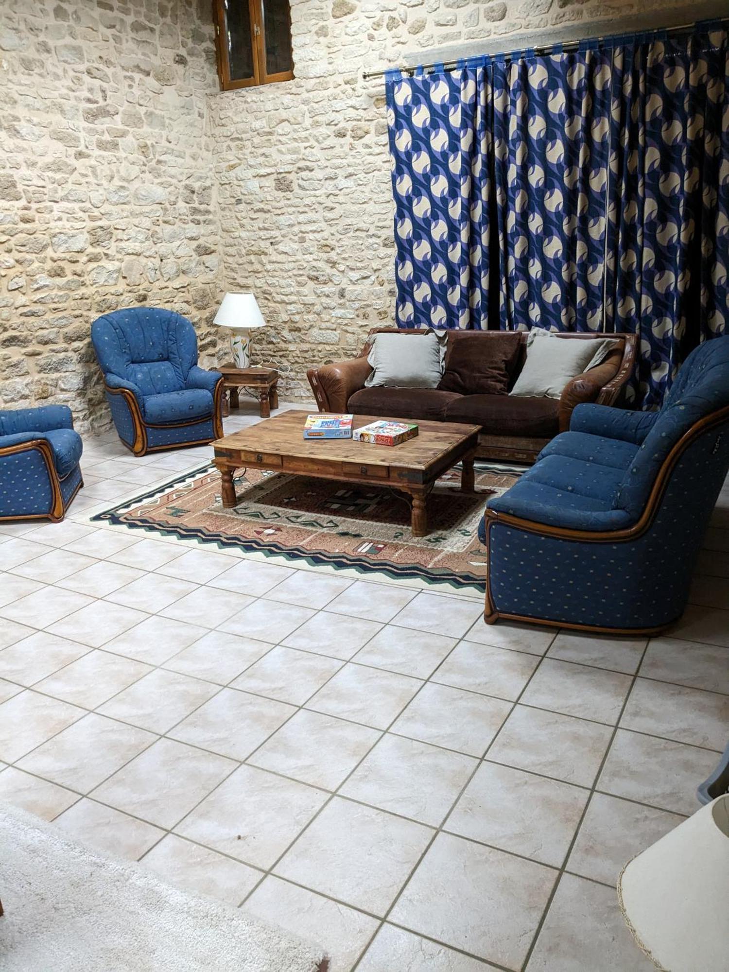 3 Self-Contained Gites With Pool And Games Room Saint-Georges-de-Noisné المظهر الخارجي الصورة